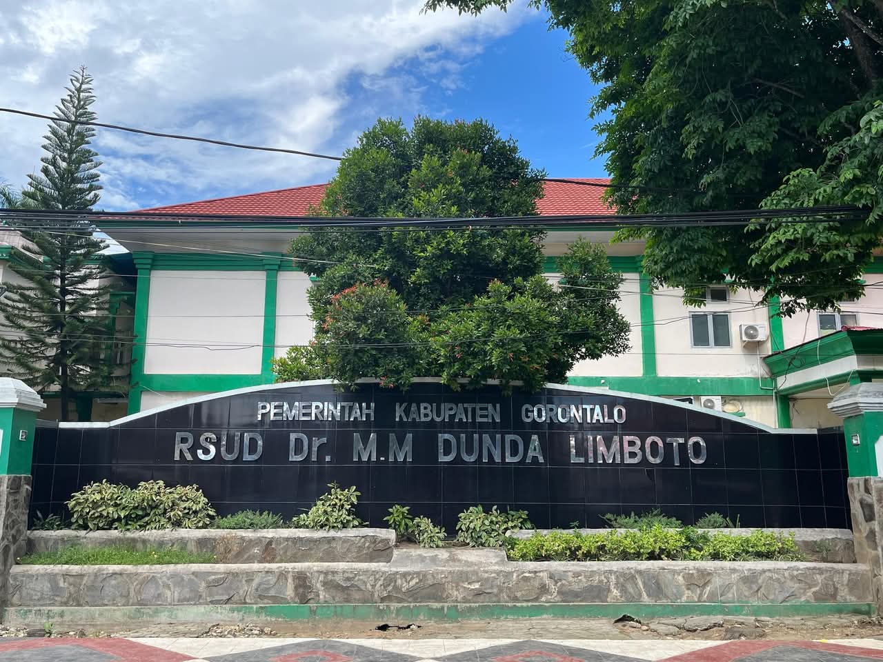 RSUD dr. M.M. Dunda Pertahankan Kesesuaian Standar dalam Evaluasi Reviu Kelas Rumah Sakit Tahun 2025